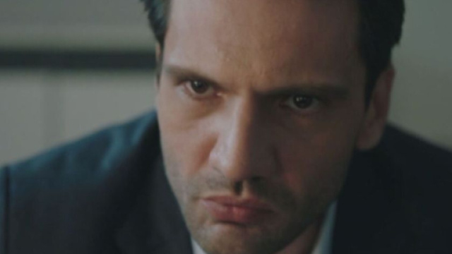 Kaan Urgancioglu in una scena di Segreti di famiglia &copy; Mediaset.