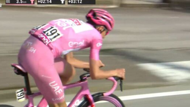 Tadej Pogacar al Giro d’Italia 2024 - Screenshot © Eurosport