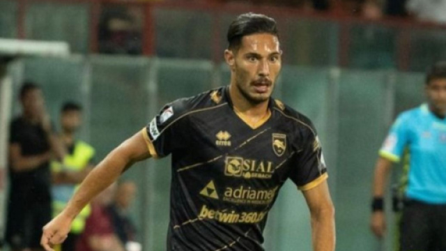 Salvatore Aloi con la maglia del Pescara - © Instagram