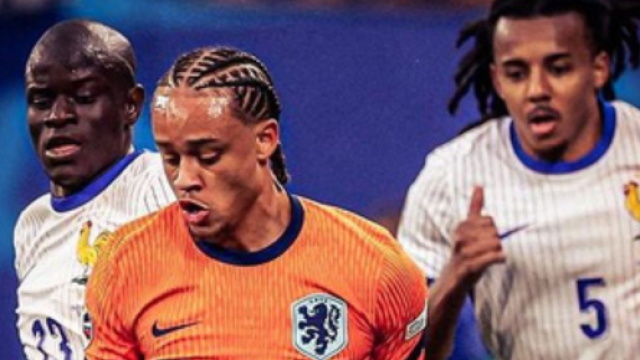 Xavi Simons con la maglia dell'Olanda &copy; profilo Instagram xavisimons