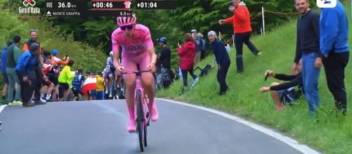 Tadej Pogacar al Giro d'Italia - Screenshot © Eurosport.