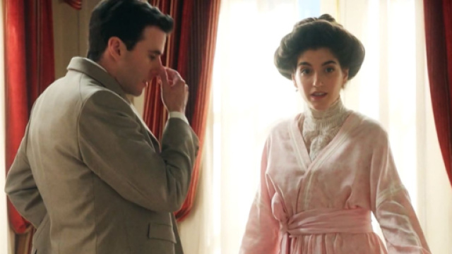 Abel e Jimena in scena, screenshot &copy; La Promessa.