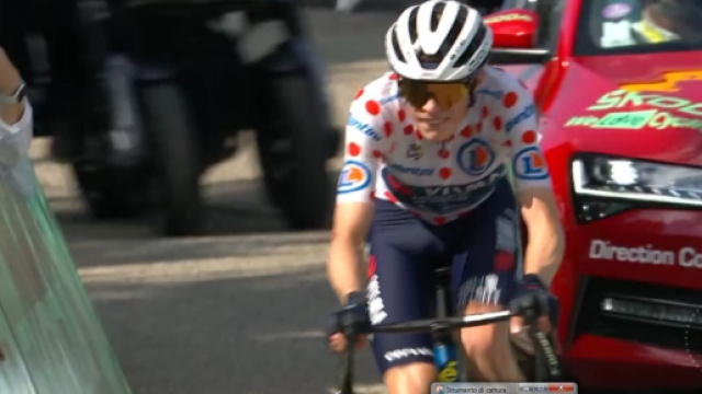 Jonas Vingegaard sulla salita di Plateau de Beille - Screenshot © Eurosport