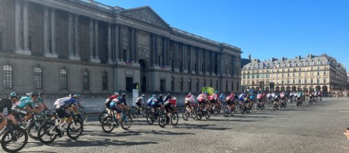 Ciclisti al Tour de France a Parigi © Wikimedia Commons