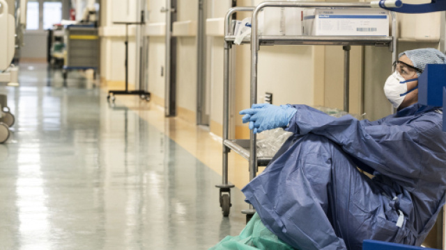Covid-19, la corsia di un ospedale - Foto &copy; Wikimedia Commons