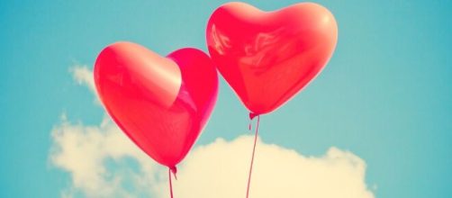 Palloncini a forma di cuore © Pixabay.