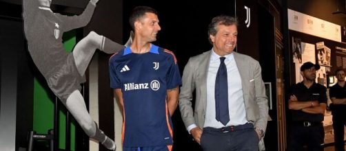 Thiago Motta e Cristiano Giuntoli, allenatore e dirigente Juventus ©️ foto presa da profilo X Juventus