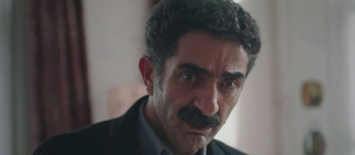 Zafer in una scena di Segreti di famiglia © Mediaset