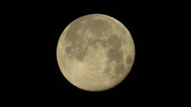 Foto della Luna piena &copy; Pixels.com