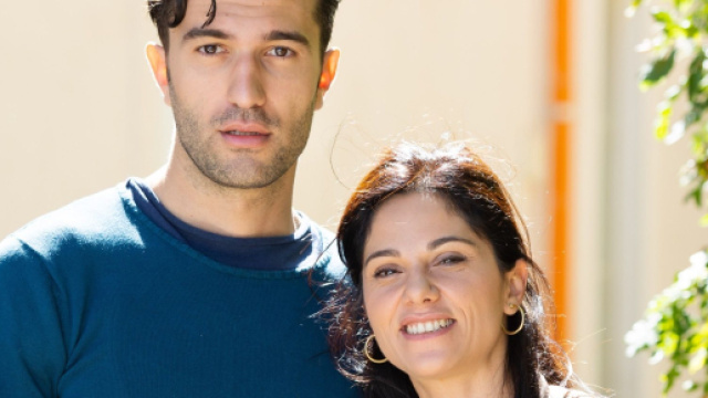 In foto Damiano e Rosa di Un posto al sole, &copy; Rai.