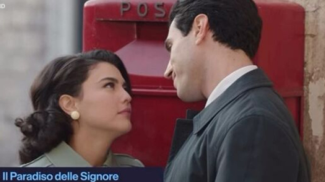 In foto Maria e Matteo de Il Paradiso delle signore (screenshot © Rai 1).