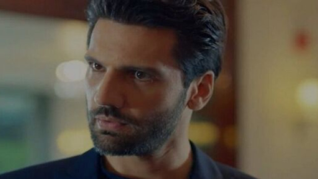 Emir Kozcuoğlu in una scena di Endless Love © Canale 5.