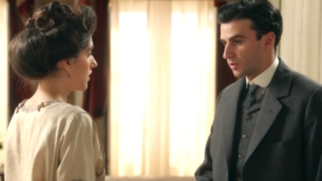 Jimena e Abel in scena, screenshot © La Promessa