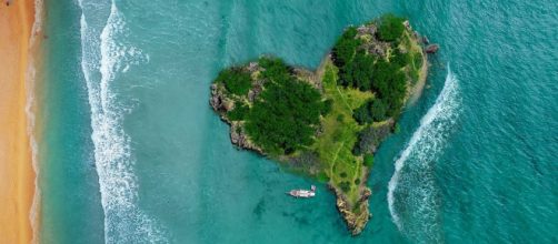 Isola a forma di cuore © Pixabay.