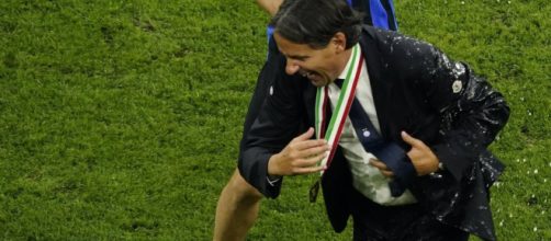 Simone Inzaghi mentre festeggia lo scudetto - Foto © profilo Facebook Inter