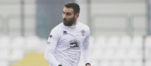 Gianmario Comi con la maglia della Pro Vercelli - © Instagram