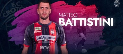 Matteo Battistini con la maglia del Crotone - © FcCrotone.It