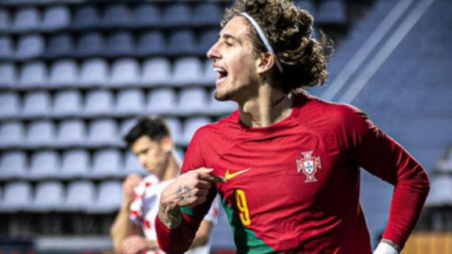 Fabio Silva con la maglia della nazionale portoghese &copy;Profilo Instagram Fabio Silva.