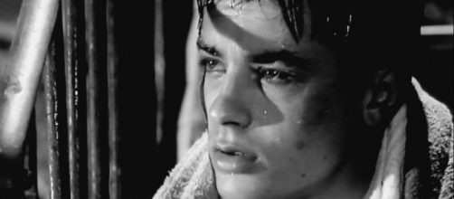 Alain Delon in una scena di Rocco e i suoi fratelli - © Wikimedia Common