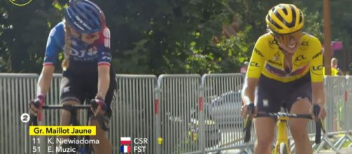 Katarzyna Niewiadoma sull'Alpe d'Huez - Screenshot © Eurosport