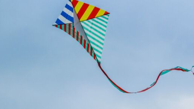 Aquilone colorato nel cielo &copy; Pixabay