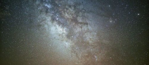 Vista del cielo notturno - © Pexels.