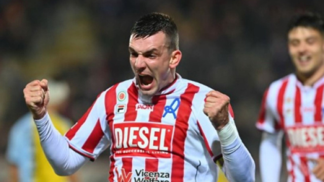 Vladimir Golemic con la maglia del Vicenza - © Instagram