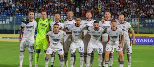 La formazione del Crotone scesa in campo a Catania - © Facebook