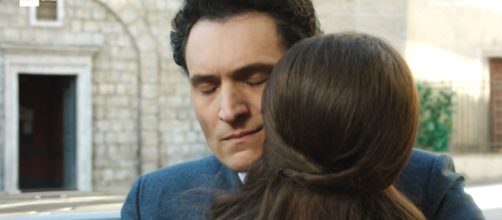 Marta e Vittorio in scena, screenshot © Il Paradiso delle signore.