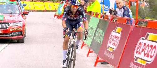 Primoz Roglic sul Puerto de Ancares - Screenshot © Eurosport