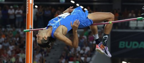 Gianmarco Tamberi 'in volo' ai Mondiali di Budapest © FIDAL