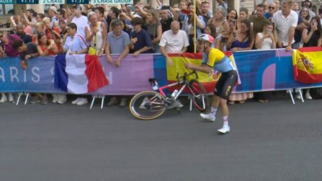 La foratura di Remco Evenepoel - Screenshot © Eurosport