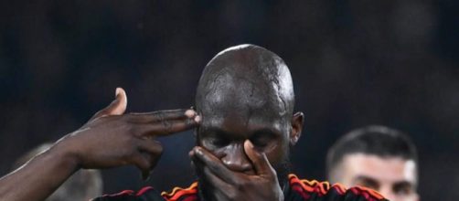 Lukaku mentre esulta con la Roma ( © profilo Facebook Lukaku)