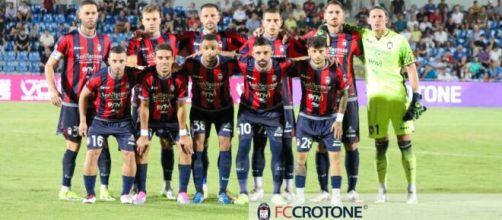 Una delle formazioni del Crotone di questa stagione - © Facebook / FcCrotone