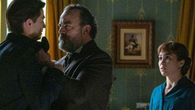 Alonso caccia Pelayo, screenshot &copy; La Promessa