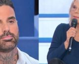 Mario Cusitore e Maria De Filippi (screenshot © Canale 5)