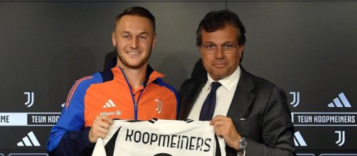 Teun Koopmeiners e Cristiano Giuntoli, centrocampista e football director Juventus ©️ foto presa da X Juventus