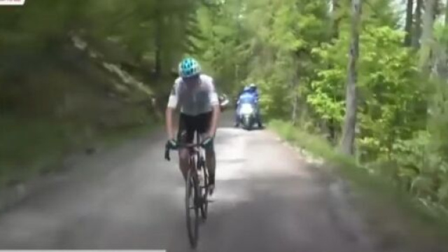 Chris Froome sul Colle delle Finestre - Screenshot © Eurosport