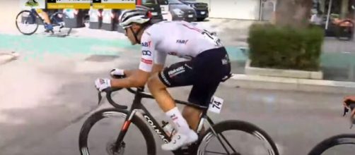 Filippo Baroncini in fuga al Memorial Pantani - Screenshot © youtube Ciclismolive