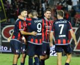 L'abbraccio dei calciatori del Crotone contro il Messina - © Facebook / FcCrotone