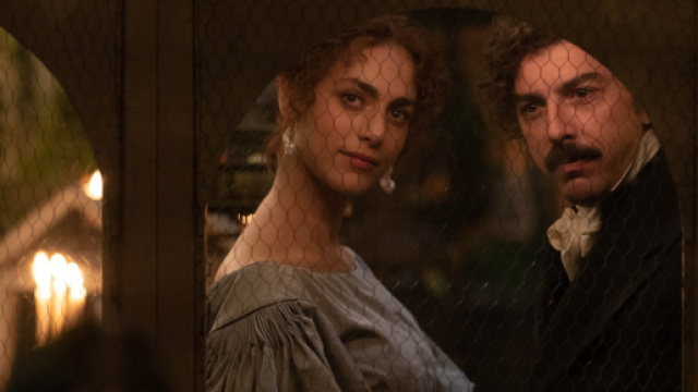 In foto Miriam Leone e Michele Riondino ne I Leoni di Sicilia &copy; Rai.