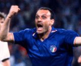 L'esultanza di Schillaci dopo il gol all'Austria ai Mondiali del 1990 © Masahide Tomikoshi on X.