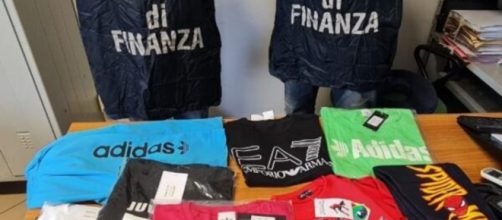 La merce sequestrata a Corigliano-Rossano © Guardia di Finanza