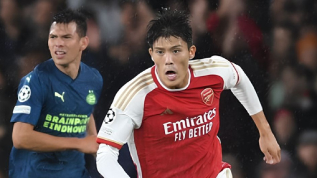 Takehiro Tomiyasu con la maglia dell'Arsenal &copy; Instagram