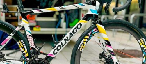 La bici Colnago di Tadej Pogacar - Screenshot © ColnagoWorld