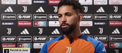 Douglas Luiz, centrocampista della Juventus - screenshot © YouTube