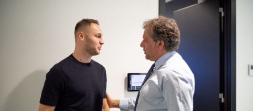 Teun Koopmeiners con Cristiano Giuntoli . Foto © Juventus