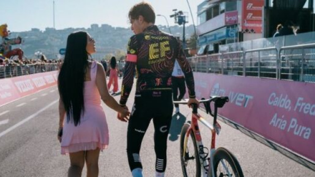 Andrea Piccolo al Giro con la fidanzata - Instagram © Andrea Piccolo