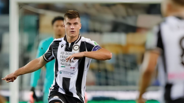 Jaka Bijol con la maglia dell'Udinese &copy; Instagram