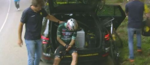 Il ritiro di Wout van Aert - Screenshot © Eurosport